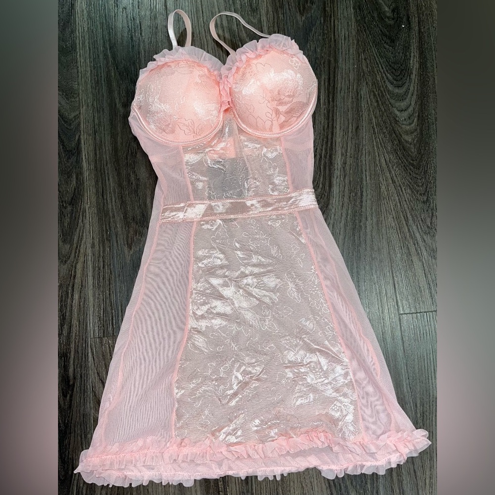 Elegant Pink Lace Chemise